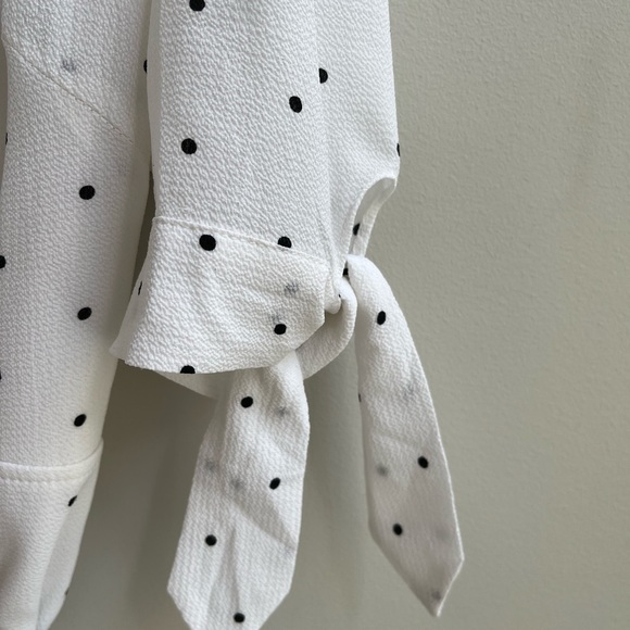 White and black polka midi wrap dress, with bow sleeves. Size 12 - Picture 3 of 4